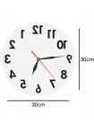 Настенные часы с зеркальным отображением циферблата